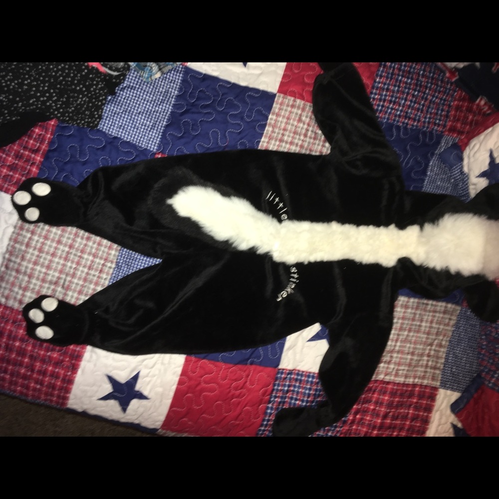 Little Stinker skunk costume 6/9 mths